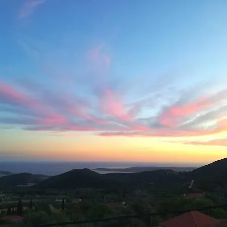 Dimitra's Cozy Apartament *