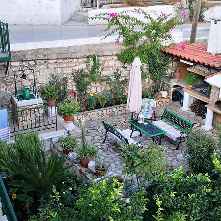 Dimitra's Cozy Apartman