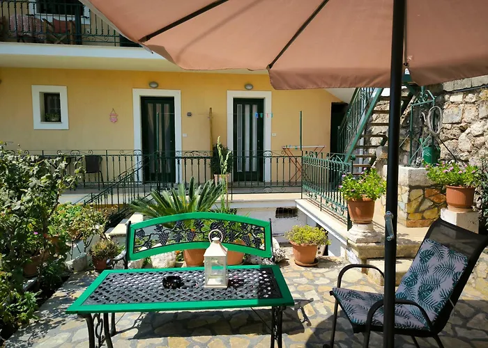 Dimitra's Cozy 公寓 *