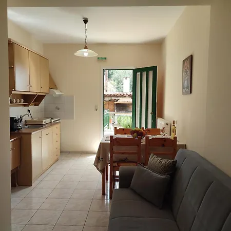Dimitra's Cozy Apartment